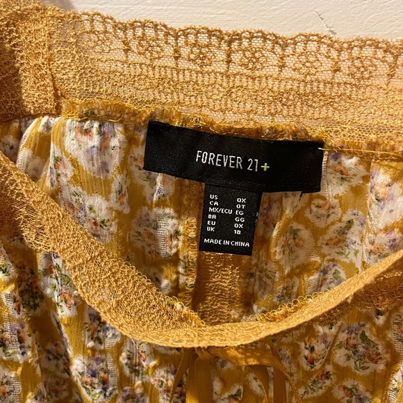 FOREVER 21 Floral Smocked Yellow Crop Top – Size 0X (18 UK) - Picture 6 of 9